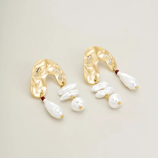 Golden & freshwater pearl earrings