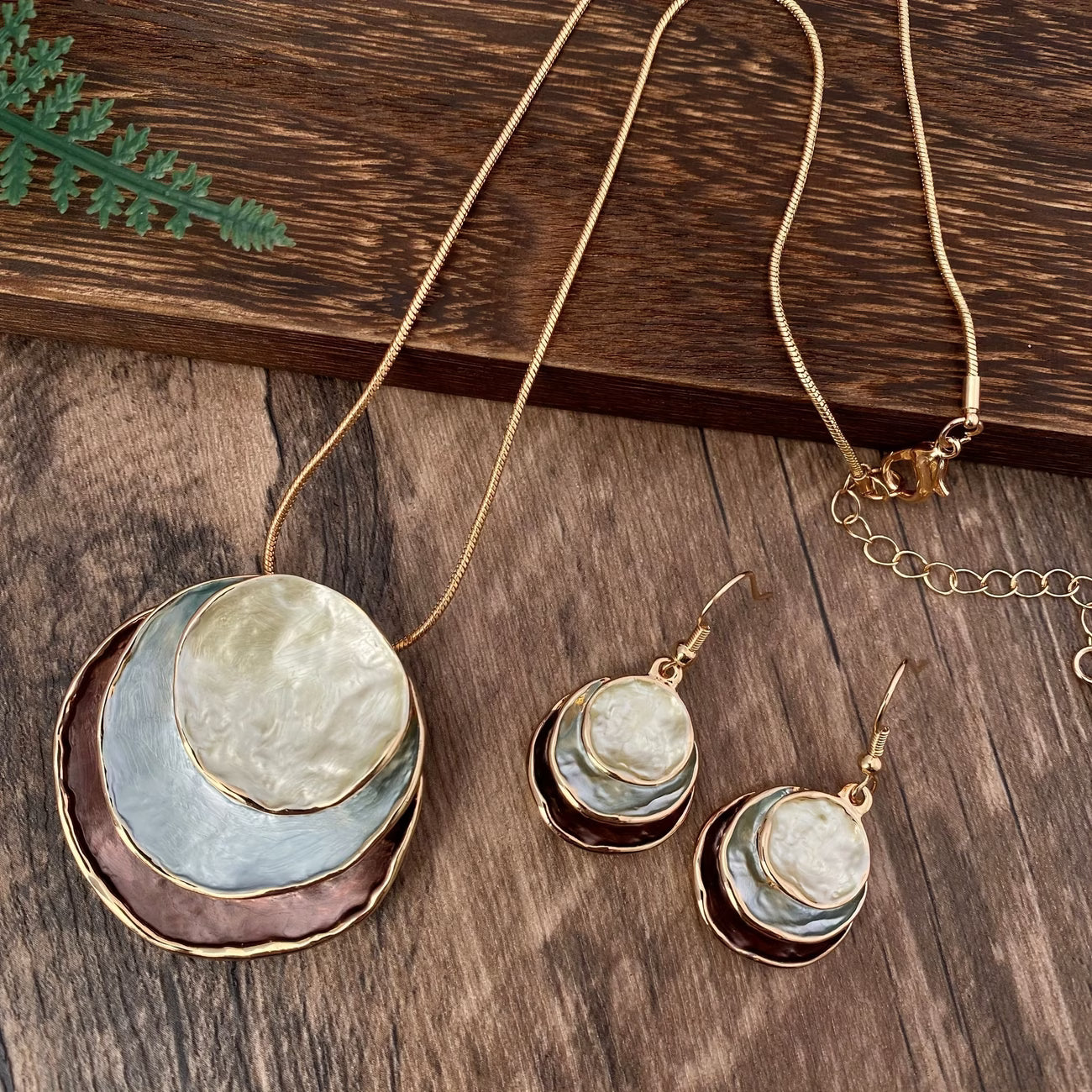 Necklace & earring set